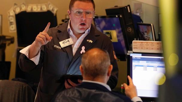 Wall Street abre en verde tras cerrar el jueves el S&P 500 en territorio de corrección