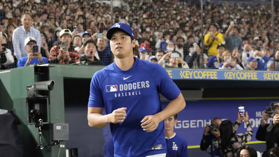 Shohei Ohtani regresa casa para iniciar la temporada de Grandes Ligas en Japón