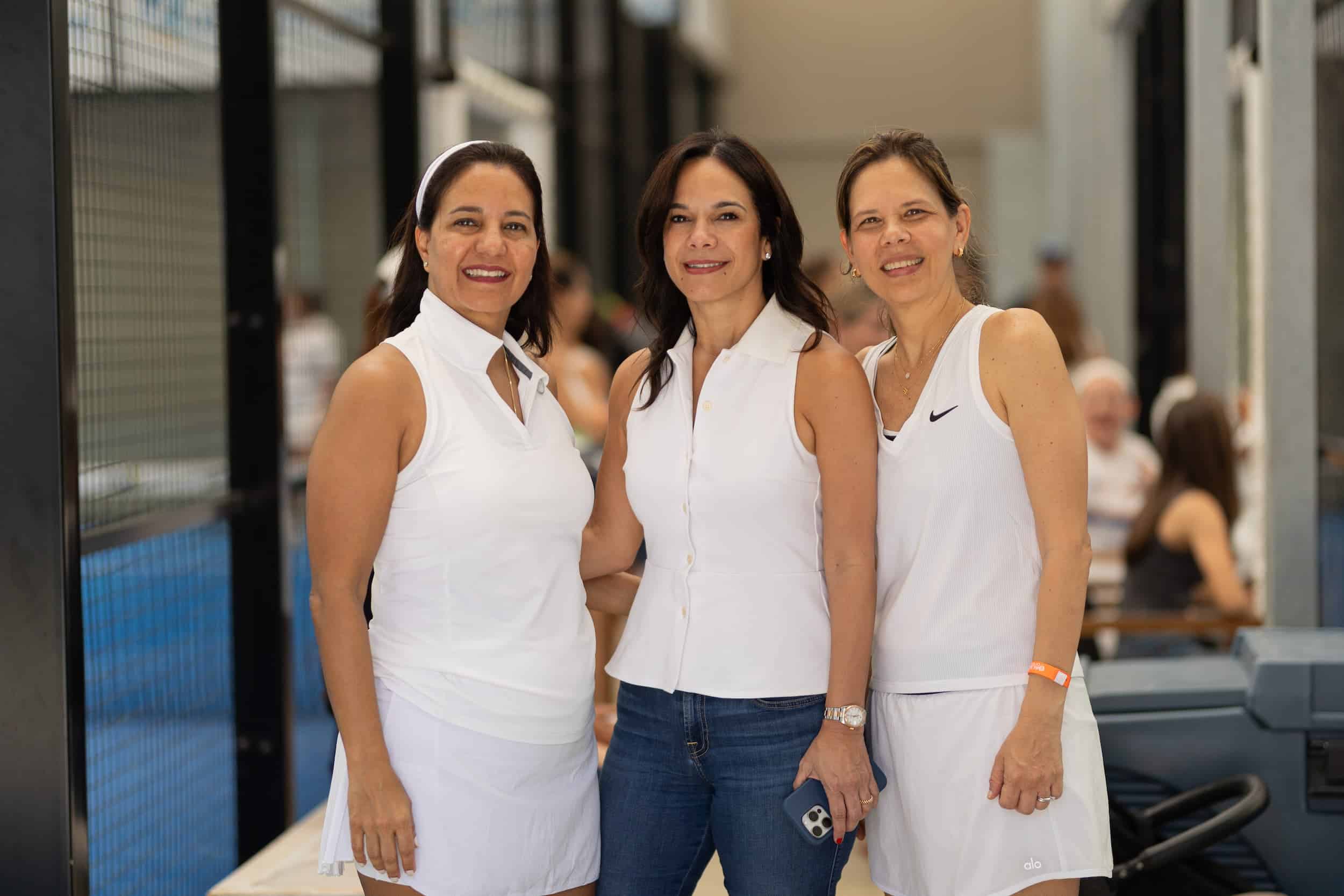 Wendy Sánchez, Rosalina Trueba y Luly Toribio.