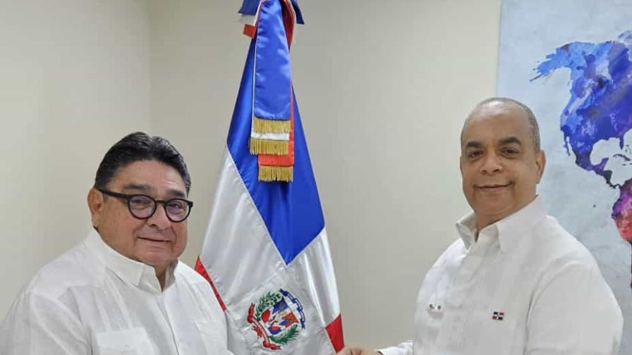 Designan a Miguel Calzada León como nuevo cónsul de Mongolia en el país