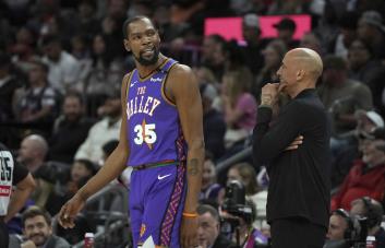 Booker y Durant anotan 22 puntos cada uno en victoria de Suns sobre Kings