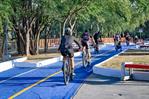 M&aacute;s de 100 ciclistas participan en Bicicleteando por el Yaque para promover uso de ciclov&iacute;a