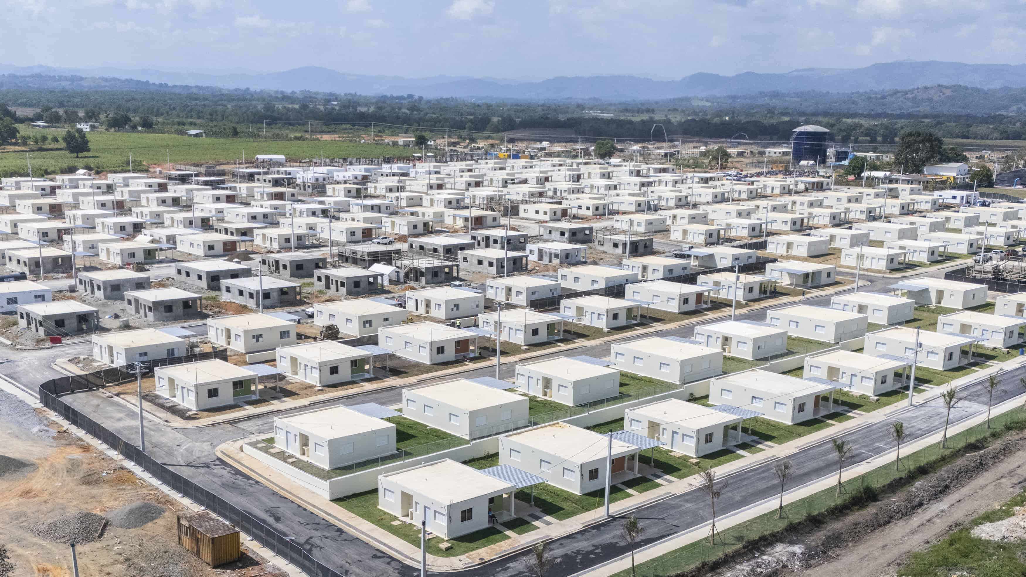 Nuevas viviendas construidas por Barrick Pueblo Viejo.