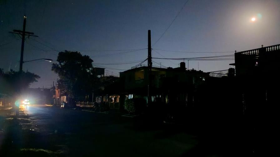 La mayor parte de Cuba sigue sin electricidad 12 horas después de nuevo apagón nacional