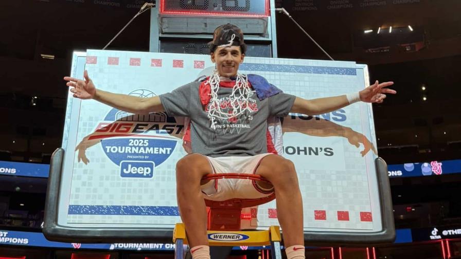 RJ Luis Jr., se adueñó del Madison, dio el título del Big East a St. John’s y celebró con la bandera