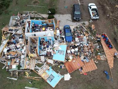Tornados y fuertes tormentas provoca al menos 31