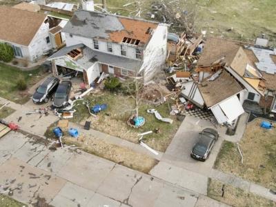 El este de EE. UU. sigue bajo alerta de tormentas y tornados