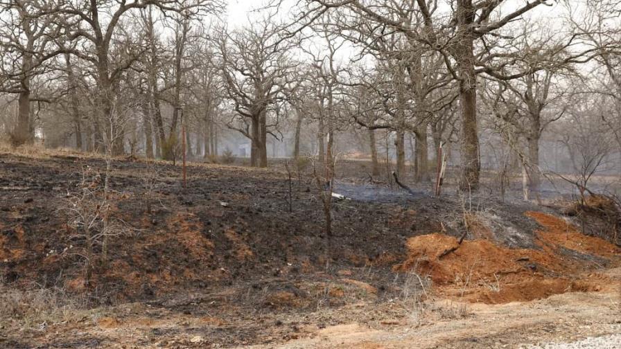 Los incendios dejan cuatro muertos y cientos de casas destruidas en Oklahoma