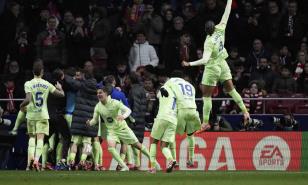 El Barça remonta para vencer al Atlético y recupera el liderato en España