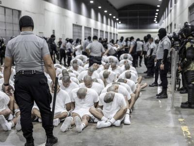 Demanda pide que funcionarios de EE. UU. declaren deportaciones