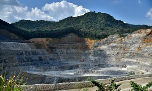 La ley no basta: la lecci&oacute;n venezolana para una reforma minera dominicana seria (1/3)