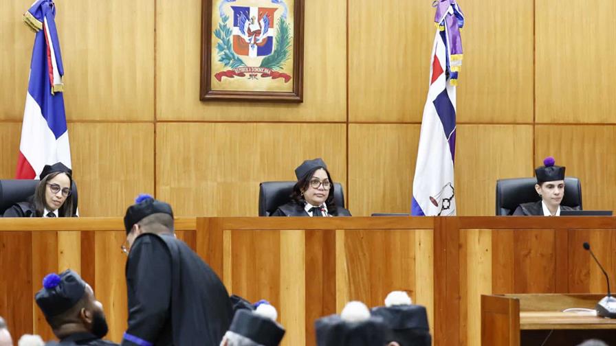 Recesan juicio contra militares y policías por ausencia de imputado que recibía atención médica