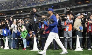 Mookie Betts perdió casi 15 libras por deshidratación y no jugará en Japón