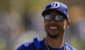 Mookie Betts regresa a EE. UU. para recuperarse y se perderá juegos en Japón