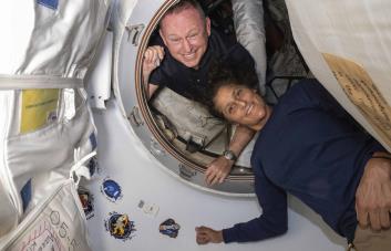 ¿Quiénes son los astronautas de la NASA que han estado atrapados en el espacio durante nueve meses?