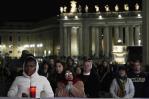 Vaticano informa que el papa no necesitó máscara de oxígeno la última noche