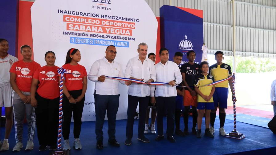 Presidente Abinader inaugura remozado complejo deportivo en Sabana Yegua de Azua