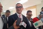 Ministro de Trabajo pide regulación de repartidores de Uber; dice no hay que temer por la cesantía