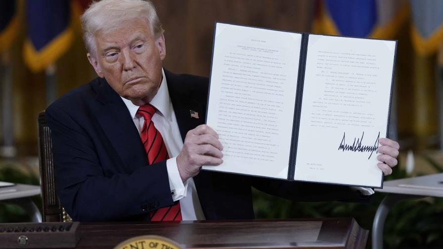 Trump firma una orden para desmantelar casi por completo el Departamento de Educación