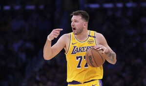 Doncic anota 52 puntos para unos Lakers infalibles en el inicio de temporada