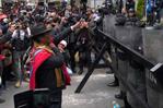 Miles protestan en Bolivia por escasez de d&oacute;lares y combustible