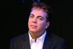 Cristian Castro vuelve a la escuela a los 50 años para terminar la secundaria