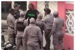 El Sujeto intentó escapar por los techos de casas durante su detención El Sujeto intentó escapar por los techos de casas durante su detención