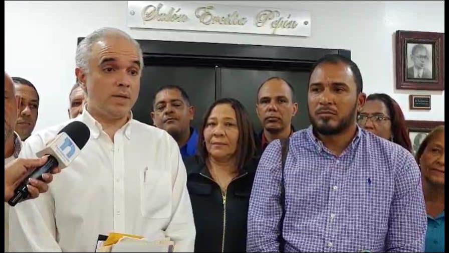 Maestros levantan paro en Duarte y Hermanas Mirabal tras acuerdo entre el Minerd y la ADP