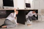 Si sufro una lesión durante un terremoto mientras trabajo, ¿se considera un accidente laboral?