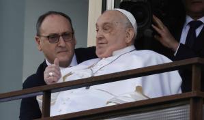 El papa Francisco abandona el hospital y regresa al Vaticano 38 días después