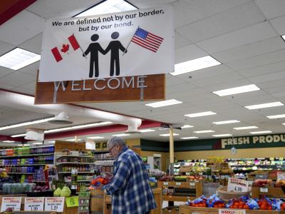 Ciudad de EE. UU. fronteriza con Canadá lidia con guerra de aranceles