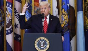 Gobierno pide a Corte Suprema frene orden de juez de recontratar a empleados federales