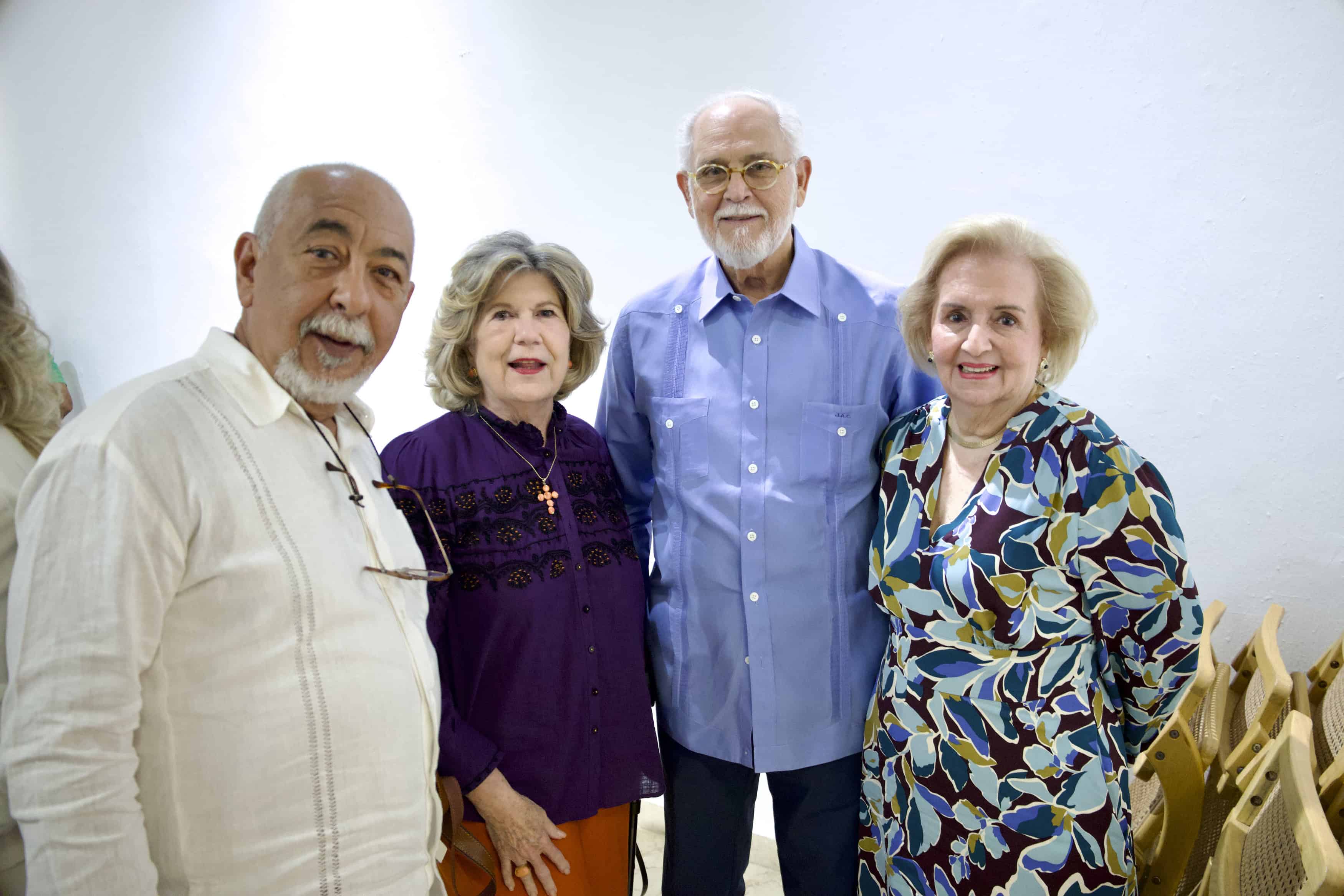 Leonardo Padura, Rosalía Gómez de Caro, José Antonio Caro y Evelyn De Batlle.<br>