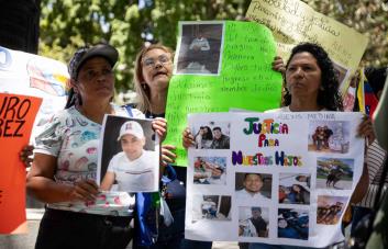 Familiares de venezolanos detenidos en El Salvador exigen justicia y exigen su pronto regreso