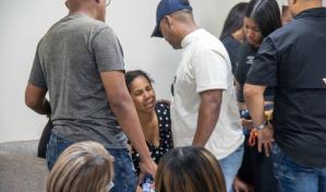 Madre de policía ultimado en el sector Guaricanos pide a Dios no dejarle guardar rencor