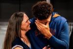 Cam Smith recibe llamado a Grandes Ligas con su madre en el clubhouse de Houston Cam Smith recibe llamado a Grandes Ligas con su madre en el clubhouse de Houston