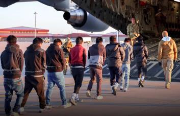 Las deportaciones de Trump encuentran respaldo entre los estadounidenses