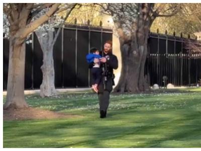 Un pequeño intruso se cuela en el jardín norte de la Casa Blanca