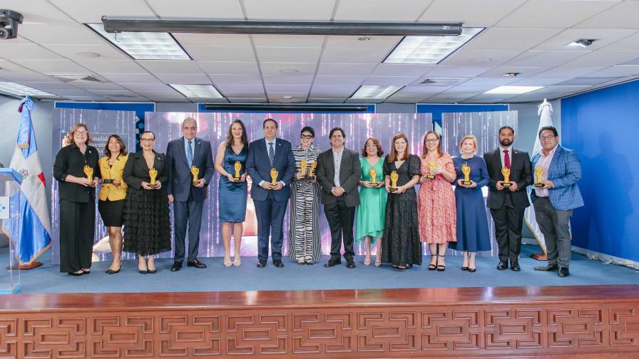 DiarioSalud premia personalidades influyentes de 2024 DiarioSalud premia personalidades influyentes de 2024
