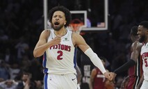 Resumen NBA: Spurs superan a Detroit en choque entre los equipos m&aacute;s en forma de la NBA