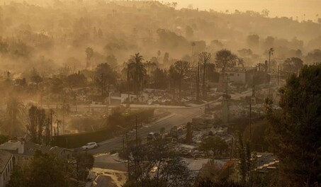 Informe se&ntilde;ala m&uacute;ltiples fallas agravaron devastaci&oacute;n de incendios en Los &Aacute;ngeles en 2025
