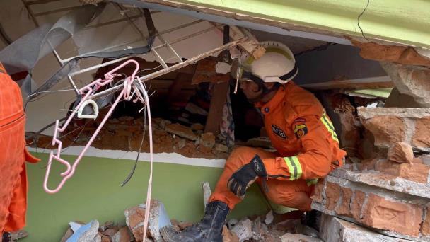 Siguen operaciones de búsqueda de cientos de desaparecidos en Birmania que cuenta ya 1,700 muertos