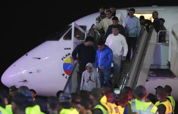 Un grupo de 229 venezolanos retornará el domingo a su país desde EE.UU., anuncia Caracas