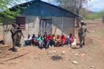 Ejército encuentra grupo de haitianos indocumentados en una casa abandonada en Las Matas de Farfán