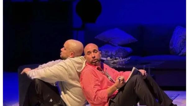 “Desde el mismo vientre”, protagonizada por Irving Alberti y Pepe Sierra, regresa a Escenario 360