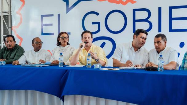 Titular del Mived supervisa obras y se reúne con autoridades y comunitarios en La Altagracia