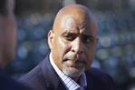Tony Clark ganó 3,41 millones de dólares el año pasado como líder de la MLBPA
