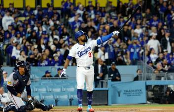 Teoscar Hernández pega jonrón de dos carreras, Dodgers extienden invicto a 6-0