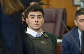 Justicia de EE. UU. solicita formalmente la pena de muerte para Luigi Mangione