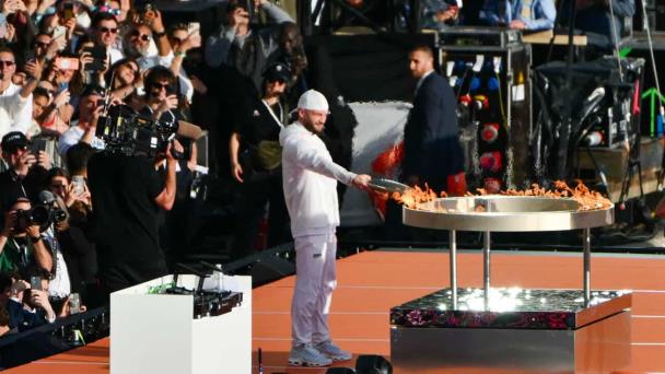Antorchas olímpicas y corona de Dionisio de la ceremonia inaugural de París 2024 serán subastadas